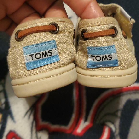 Shoes - Picture 2 of 3